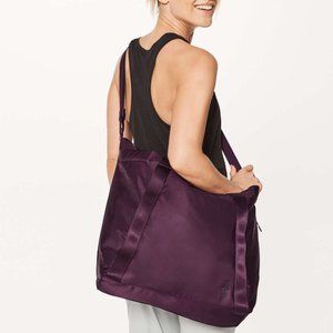 Lululemon Carry The Day Gym 22L Tote Bag - Dark Purple